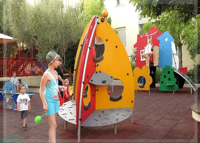 Ibiscos Garden 罗希姆诺